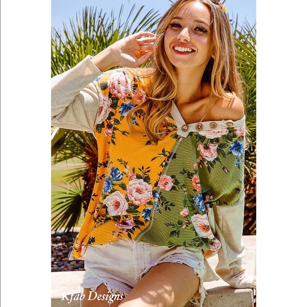 ❤️LAST ONE! V Neck Floral Soft Color Block Henley Top! - Picture 3 of 15